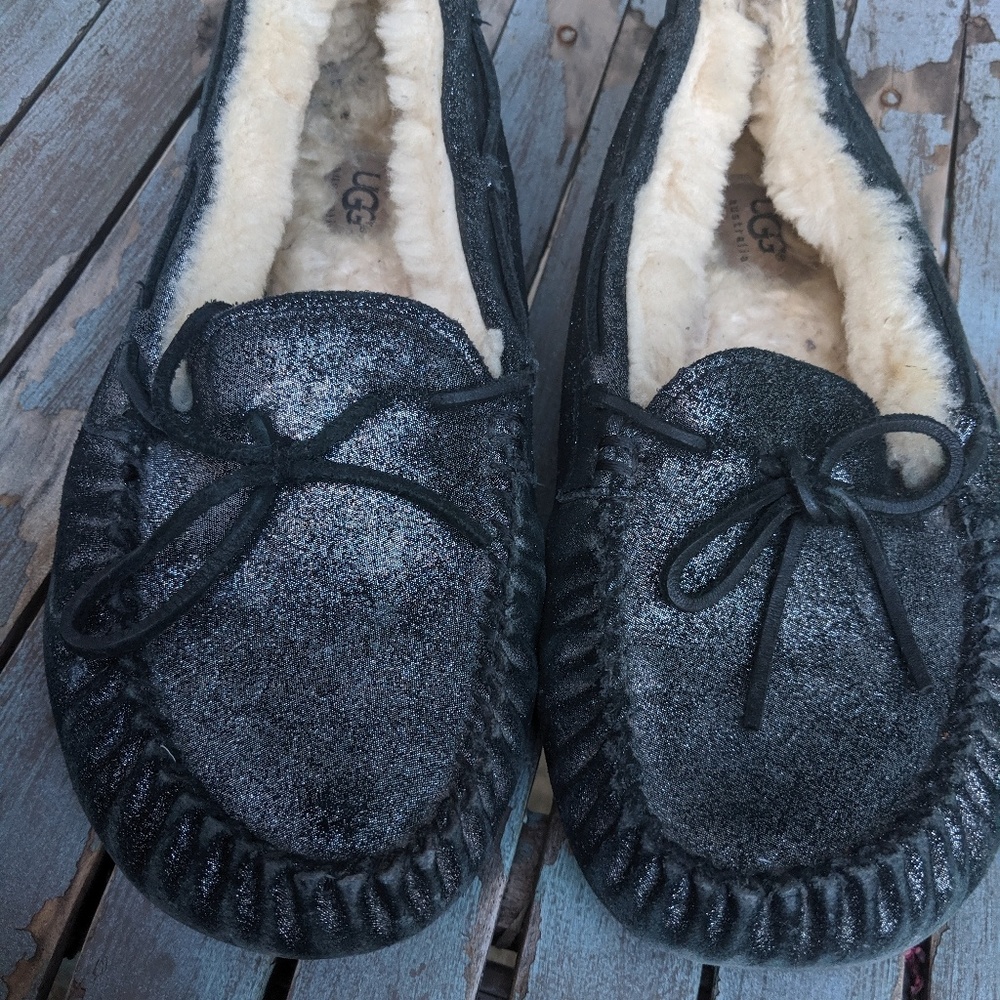 Women's Ugg Black Shimmery Leather Slippers 6M